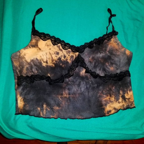 Cropped black & tan tie-dye cami from ROMWE - Picture 2 of 3